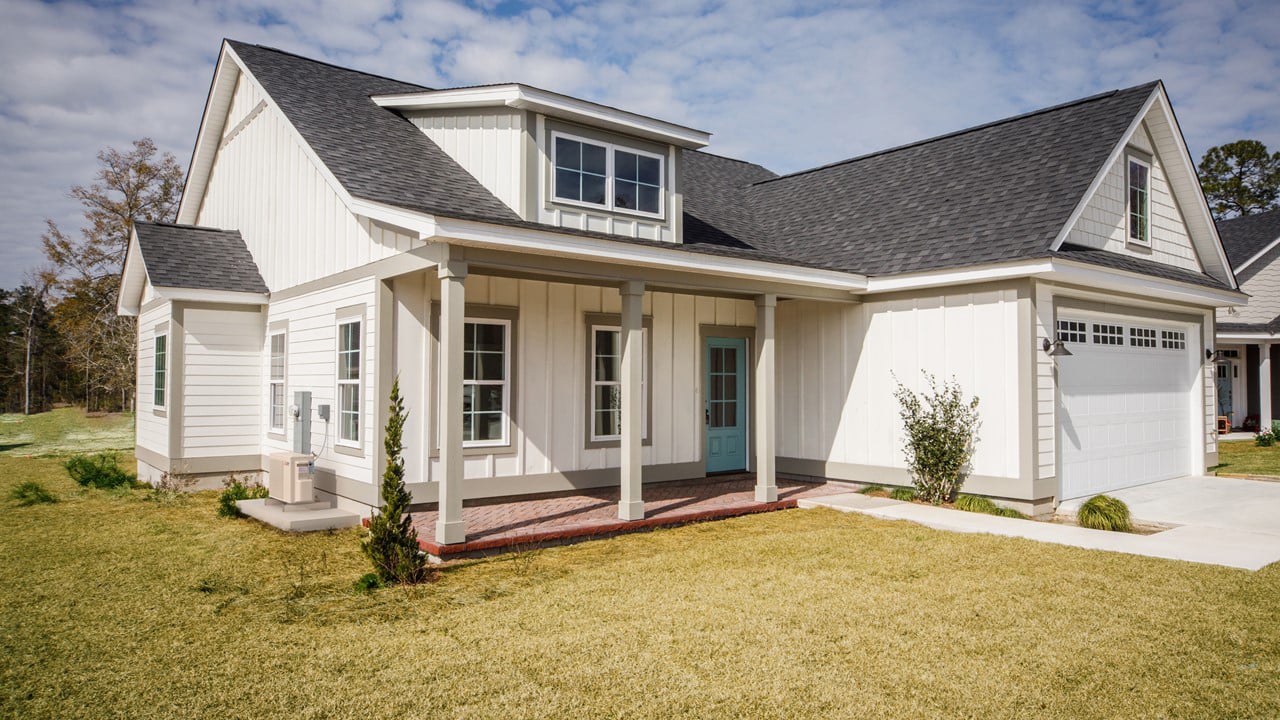 Ductless-heat-pump-ouside-of-house